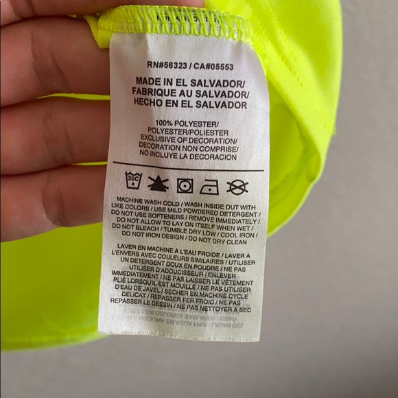 🎉SALE🎉 NIKE Performance Tee Dri-Fit Bright Yellow Size M - Picture 6 of 7